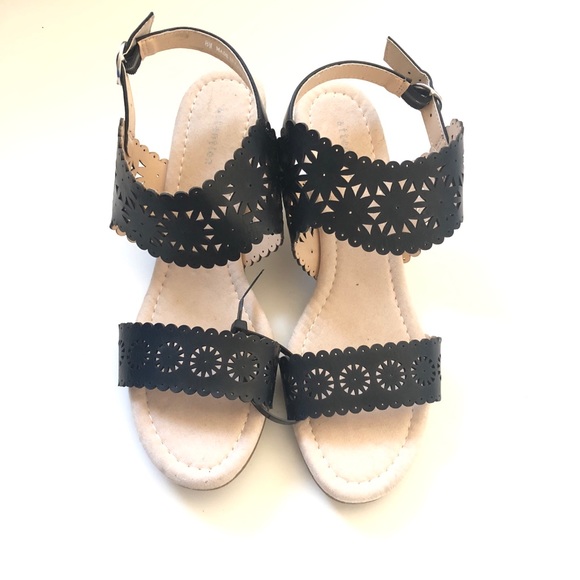 Attention sandals sz 8 Black - Picture 1 of 4